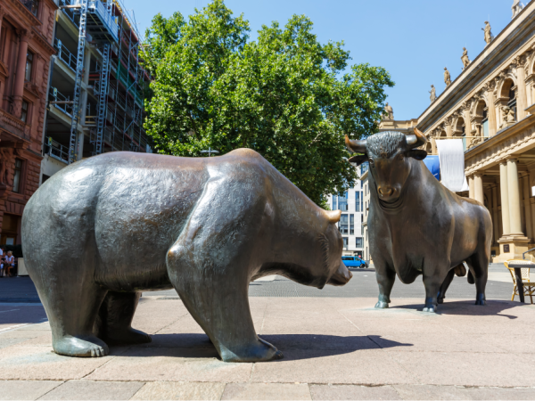 Versicherungsmakler Frankfurt: Börse – Bulle und Bär